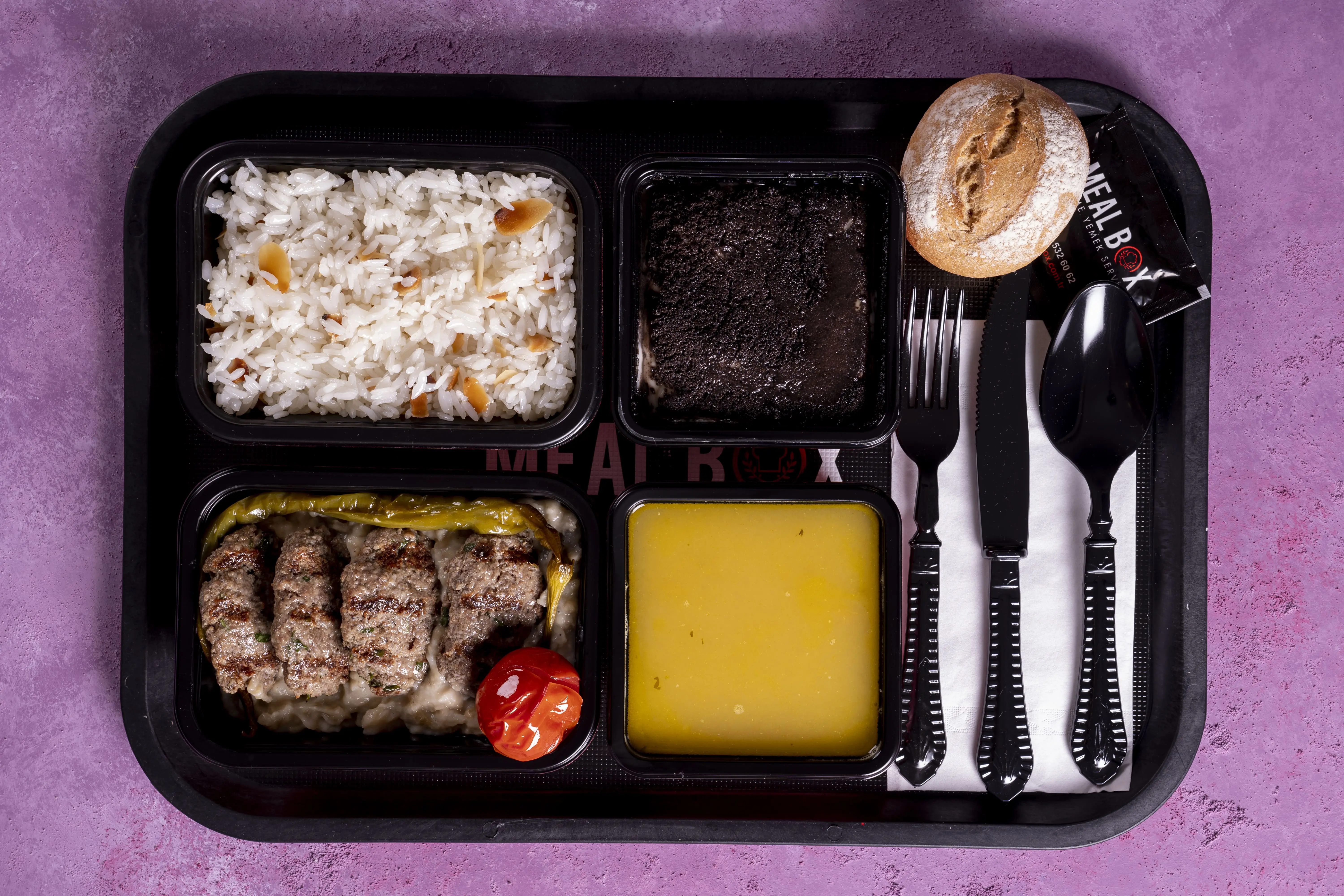 Ofis Yemekleri: İş Yerinde Sağlıklı ve Lezzetli Öğünler İçin Rehber